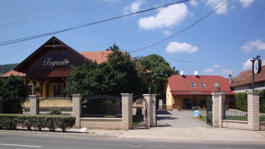 Szent Istvan Fogado Nagymaros Exterior foto