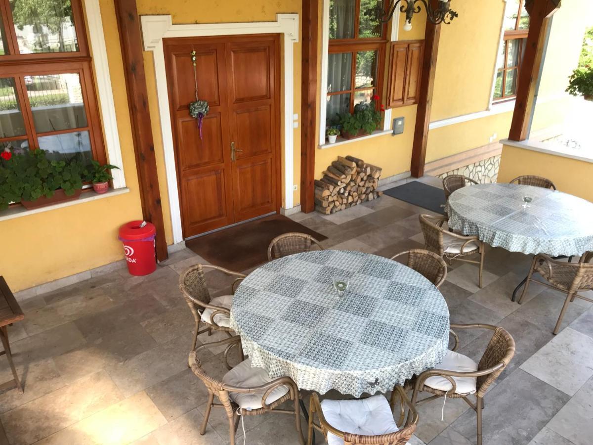 Szent Istvan Fogado Nagymaros Exterior foto